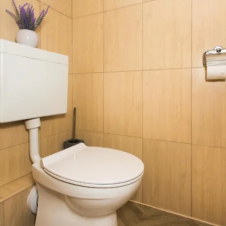 2 Bedroom Beautiful In