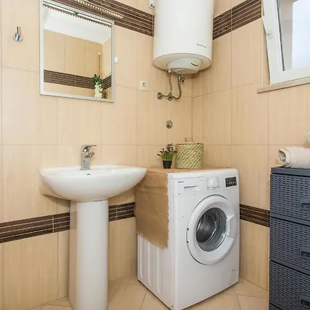 2 Bedroom Beautiful In Lejlighed